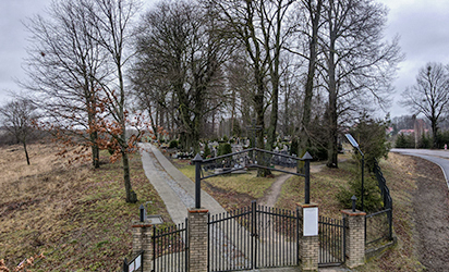 Cmentarz parafii św. Stanisława Kostki w Karolewie